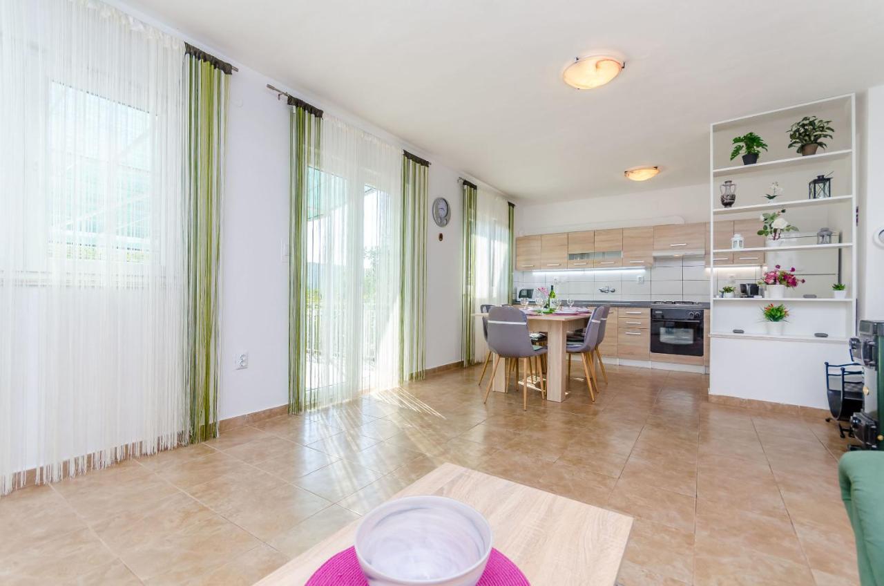 Apartment Snjezana Marina Extérieur photo